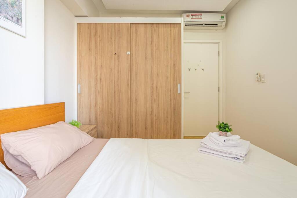 Masteri Thaodien Near Landmark 81 2brs *